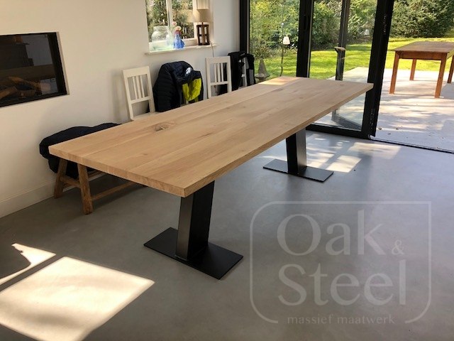 G lettergreep hoop Eikenhouten tafel - Oak & Steel